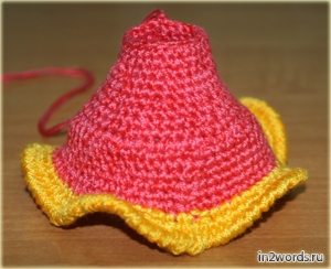 Hola a mano Kitty. Crochet. Amigurumi arte.