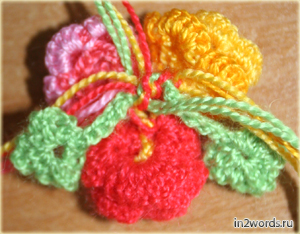 Hola a mano Kitty. Crochet. Amigurumi arte.